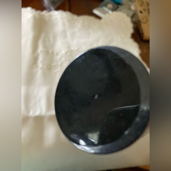 IT COSMETICS 9” Powder Brush NWT - Picture 6 of 7